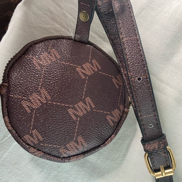 Nicole Miller Brown Crossbody Bag with Elegant Design and Coin Pouch - Picture 11 of 11